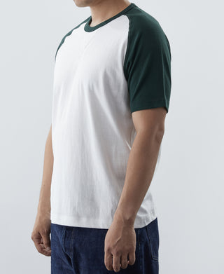 7,2 Unzen Baumwoll-Schlauch-Raglan-T-Shirt mit kontrastierenden Spitzen und V-Zwickel – Grün/Weiß