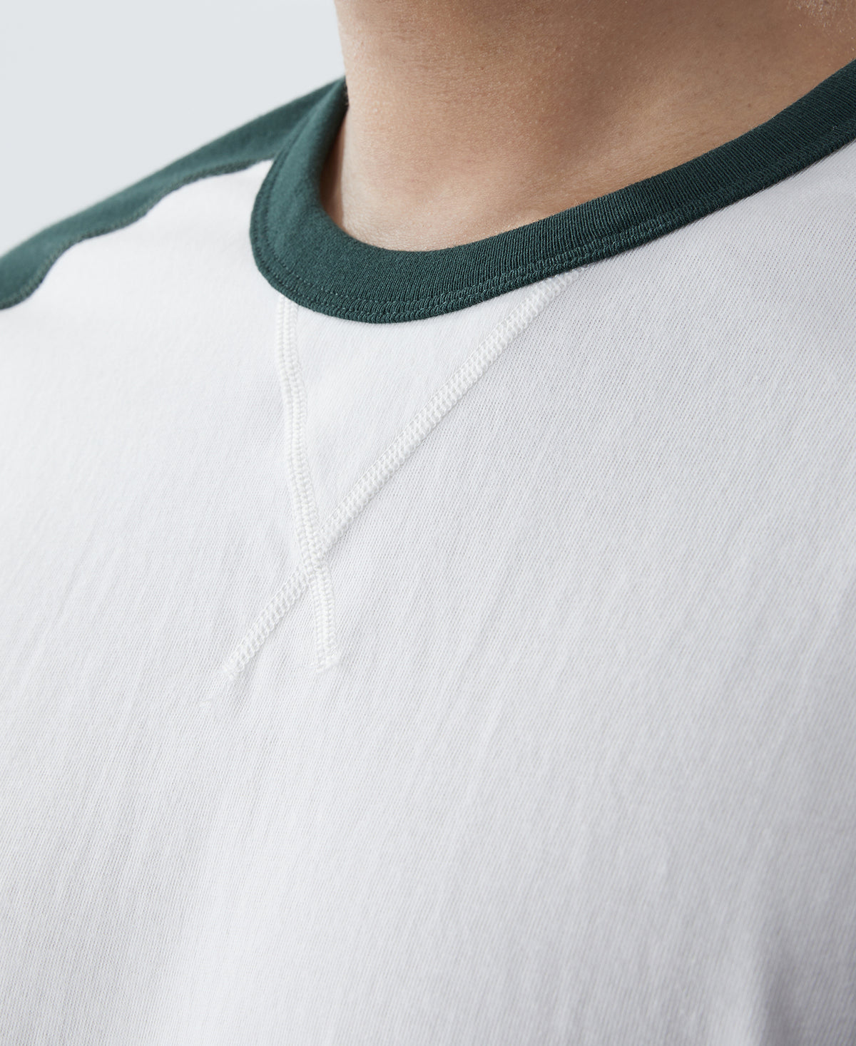 7.2 oz Cotton Contrast-Tipped Tubular Raglan V-Gusset T-Shirt - Green/White