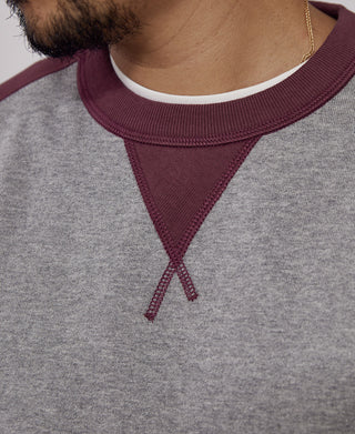14 oz Loopwheel-Sweatshirt mit Rundhalsausschnitt und kontrastierenden Spitzen – Rot/Grau