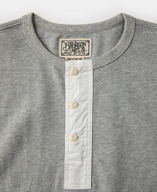 collar detail of Vintage Short Sleeve Henley T-Shirt - Gray