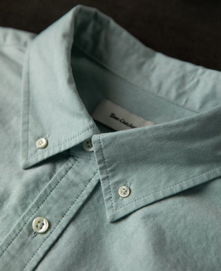 collar detail of Green Button Down Oxford Shirt