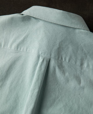 Back Pleat detail of Green Button Down Oxford Shirt