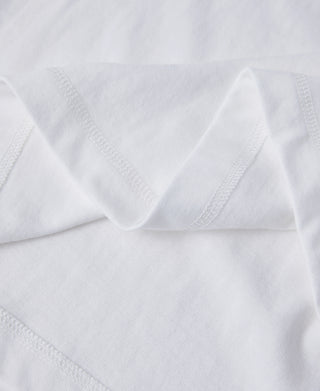 7,2 Unzen Baumwoll-Schlauch-Raglan-T-Shirt mit kontrastierenden Spitzen und V-Zwickel – Schwarz/Weiß