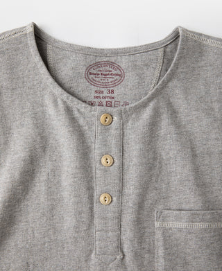 button closure of 1940s Slub Cotton Henley Pocket T-shirt in Gray