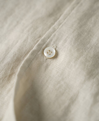 button detail of 1950s Italian Collar Linen Short Sleeve Shirt - Beige