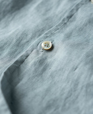button detail of 1950s Italian Collar Linen Short Sleeve Shirt - Light Blue