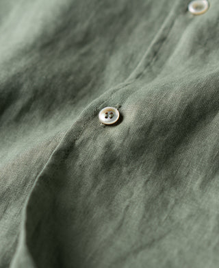 button detail of 1950s Italian Collar Linen Short Sleeve Shirt - Sage