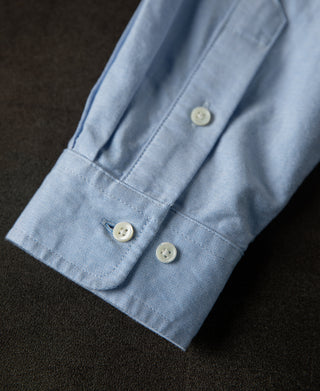 buttoned cuff of 1960s Classic Button Down Oxford Shirt in Blue