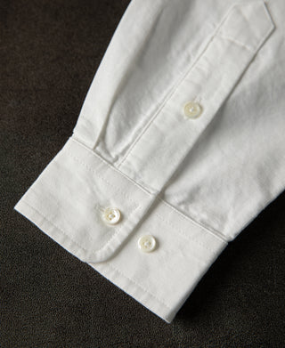 buttoned cuff of 1960s Classic Button Down Oxford Shirt - White