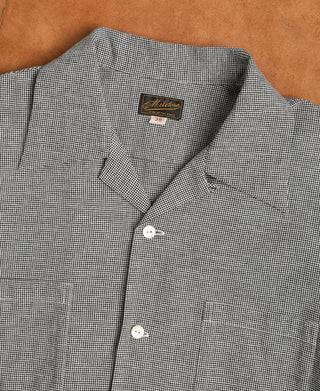 Collar Detail of Lot 220A Cotton-Linen Blend Houndstooth Long Sleeve Shirt