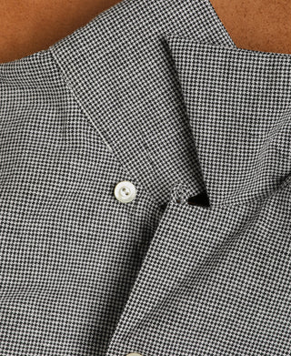 Collar Detail of Lot 220A Cotton-Linen Blend Houndstooth Long Sleeve Shirt