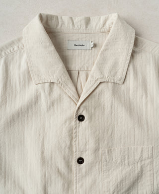 collar detail of Ivory Italian Collar Salt-Shrunk Shirt