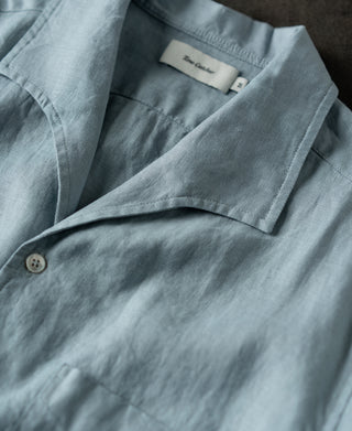 neckline detail of 1950s Italian Collar Linen Short Sleeve Shirt - Light Blue