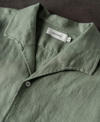 neckline detail of 1950s Italian Collar Linen Short Sleeve Shirt - Sage