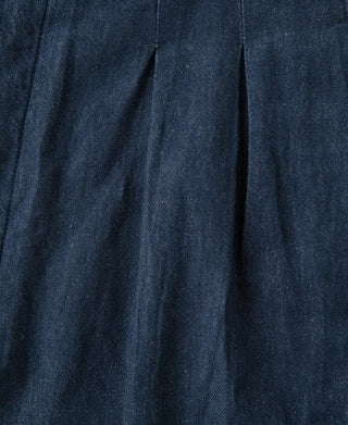 pleats detail of Indigo Relaxed Double-Pleated Hemp-Cotton Shorts
