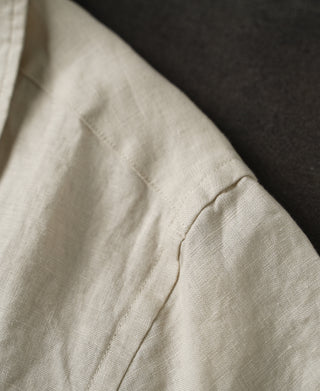 shoulder detail of 1950s Italian Collar Linen Short Sleeve Shirt - Beige