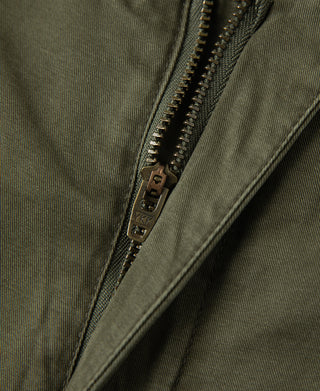 zipper detail of 1930s Washed Officer Chino Shorts in Olive