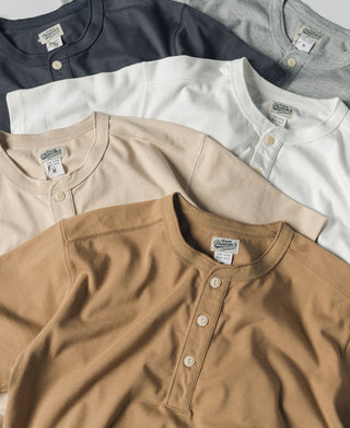 Kurzarm-Henley-T-Shirt aus 10,6 Unzen Baumwolle – Dunkelgrau