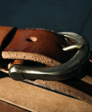 Horseshoe Buckle Leather Belt - Coffee
