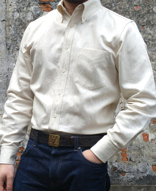 Weißes Button-Down-Hemd aus Baumwoll-Leinen