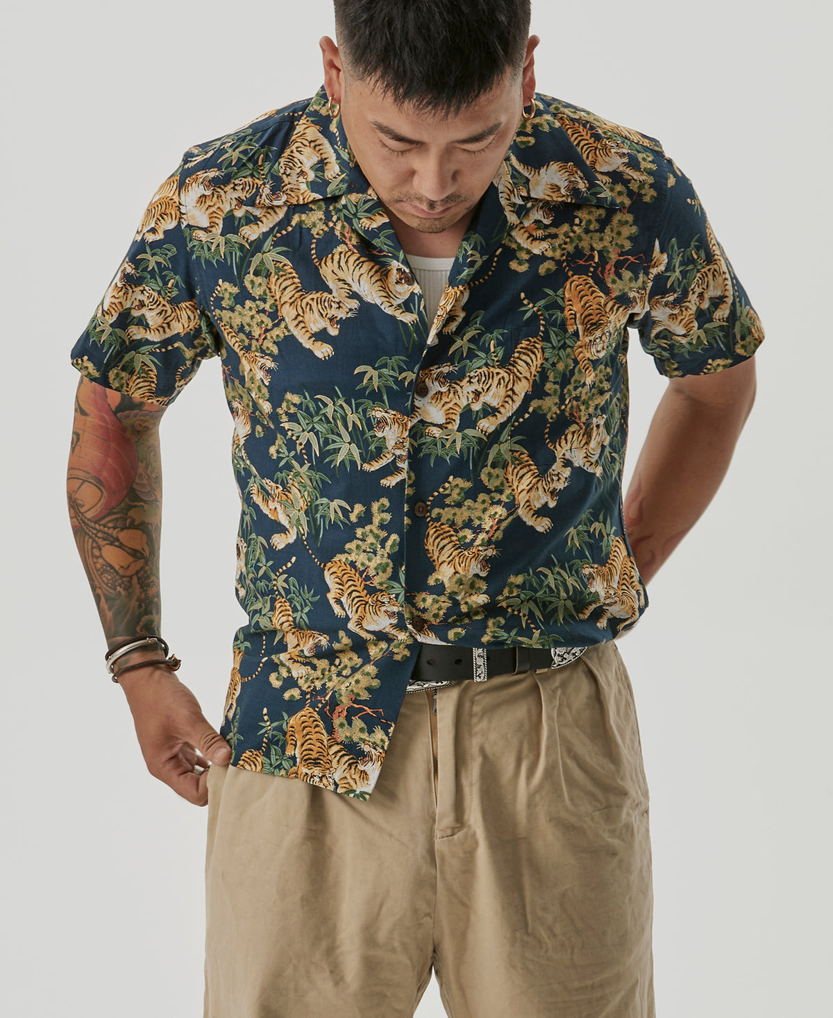 Lot AS08 Ukiyo-e Tiger &amp; Bambo Pattern Aloha Shirt - Navy